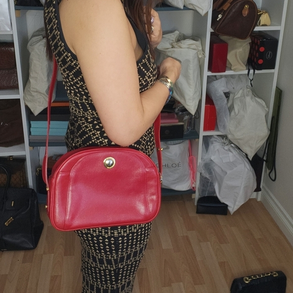 Lanvin Paris red sling/shoulder bag - Picture 5 of 15